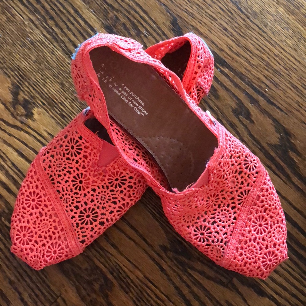 Toms